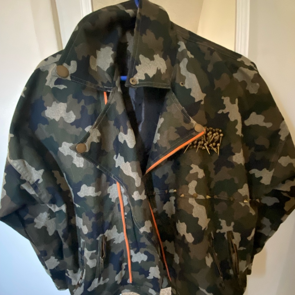 Woman’s jacket size small